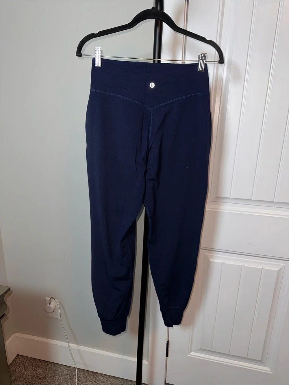 Lululemon Size 6 Women's Navy Jogger Pants